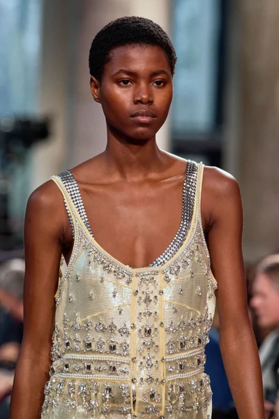 Look 75